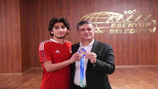 Esenyurtlu Uğurcan Özer, Dünya Kupasına giden ilk madalyayı kazandı