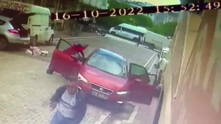 Esenyurtta alacak verecek kavgasında ortalık birbirine girdi, o anlar kamerada
