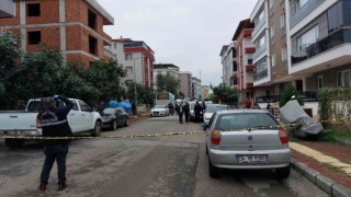 Eşiyle boşanma davası devam eden şahıs sokakta kendini vurdu