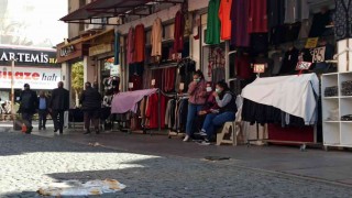 Eskişehirin göbeğindeki işlek cadde 10 yıldır lağım kokuyor