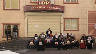 Evlat hasreti çeken aileler, bin 150 gündür çocuklarının yolunu gözlüyor