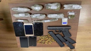 Eyüpsultanda bir eve uyuşturucu operasyonu: 2 gözaltı