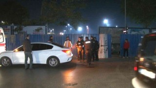 Fatihte bir kişi şantiye bariyerlerinin arkasında ölü bulundu