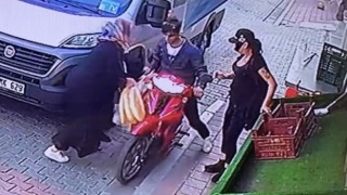 Fatihte cep telefonu hırsızı, motosikletini kadının üzerine sürerek kaçtı