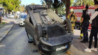 Fatihte takla atan aracın içinden burnu bile kanamadan çıktılar