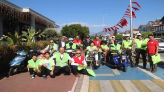 Fethiyede motosiklet sürücülerine “Reflektif Yelek” dağıtıldı
