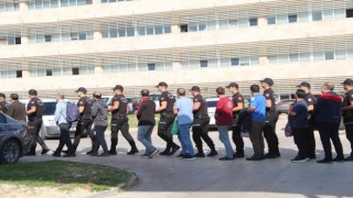 FETÖ operasyonunda gözaltına alınan 102 şüpheli adliyeye sevk edildi