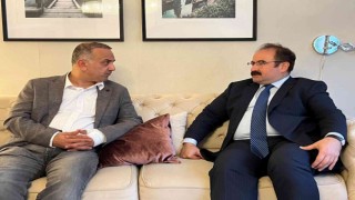 Frankfurt Başkonsolosu Tunçerden FETÖ yandaşlarının saldırısına uğrayan gazeteciye geçmiş olsun ziyareti