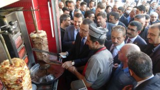 Fuat Oktay, döner kesti