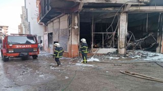 Gaziantepte ecza deposunda korkutan yangın