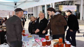 Geleneksel hale gelen İzmit Bal Günleri başladı