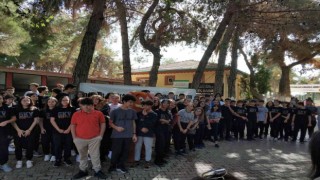 GKVli öğrencilerinden hayvanlara mama desteği