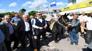 Güreş ağası, 1 milyon 17 bin TL olan ağalık parasını katırla getirdi