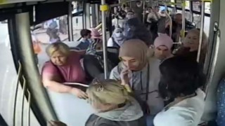 Halk otobüsünde fenalık geçiren kadının imdadına şoför yetişti