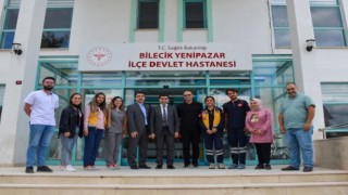 Hastaneleri ziyaret ederek, tüm sorunları teker teker dinliyor