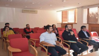 İİBFde “Haikuyla İktisat” semineri gerçekleştirildi