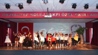 İlkokul öğrencileri sokak hayvanları için sahne aldı