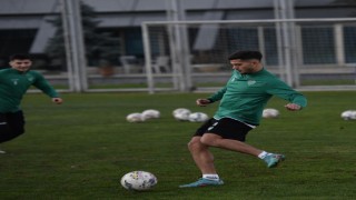 İnegölspor maçı hazırlıklarını tamamlayan Bursaspor kampa girdi