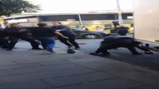 İstanbulda trafik kavgasını ayırmaya çalışan zabıta darp edildi