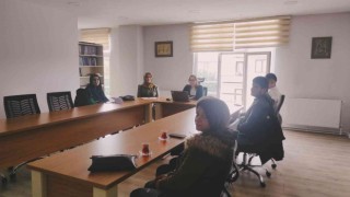 İstihdam atamaları yapılan gençlere seminer