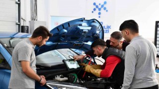 İTO yerli otomobil öncesi elektrikli araç tamiri için eğitim süreci başlattı