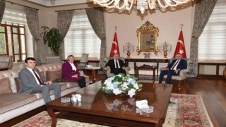 İZDES heyeti Vali Karadenizle fikir alışverişinde bulundu