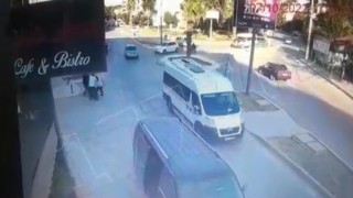 İzmirde doktorun 3 zanlı tarafından sopalarla darp edilmesi kamerada