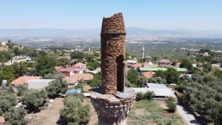 İzmirde ecdat yadigarı cami göz göre göre yok oluyor