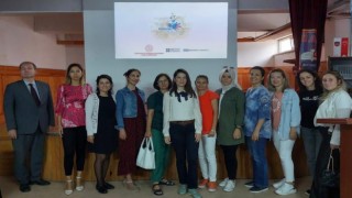 İzmirde “English Together Projesi” hız kesmiyor