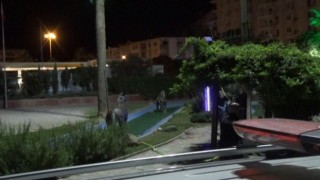 İzmirde iki grup arasında köpek kavgası: Bir kişi cam şişe ile boğazından yaralandı