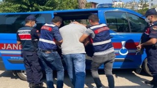 İzmirde JASAT, 11 firariyi yakaladı