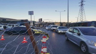 İzmirde mülk sahipleri 25 yıldır arsalarından geçen yola tel çit çektirdiler