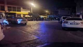 İzmirde tartıştığı kişilere ateş açan şüpheli, çatışma ortasında kalan babasını da vurdu