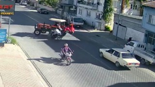 İzmirde traktör ile motosikletin karıştığı kaza kamerada