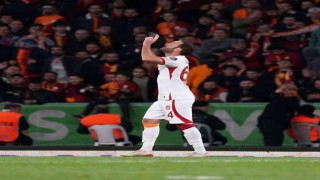 Juan Matanın ilk gol sevinci