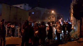 Kadıköyde patlamanın yaşandığı mahalle sakinleri evlerine alındı