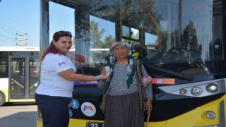 Kadın otobüs şoföründen örnek davranış