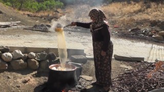 Kahramanmaraşta sucuk ve bastık için kazanlar kaynıyor