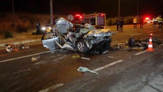 Kamyona arkadan çarpan araçtaki 2 kişi öldü 2 kişi yaralandı