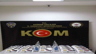 Kapıkulede bir araçta gümrük kaçağı ürünler ele geçirildi