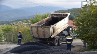 Karabükte köylere 19 bin 200 metre asfalt serildi
