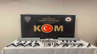 Karadeniz üzerinden İzmire silah sevkiyatı yapan iki kişi yakalandı