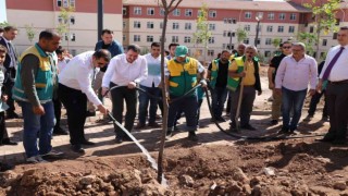 Karaköprüde yeni parklar ağaçlandırılıyor