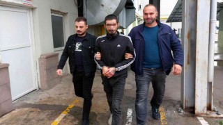 Kardeşini bıçakla ağır yaralayan genç yakalandı
