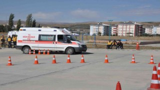 Karsın ambulans şoförleri kışa hazır