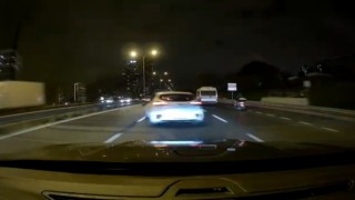 Kartalda art arda makas atan sürücü trafiği tehlikeye soktu