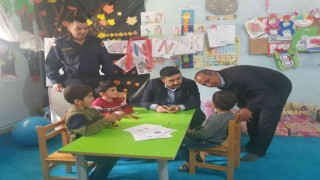Kaymakam Yazıcı, köy köy gezip talep ve şikayetleri dinliyor