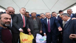 Kayseri Büyükşehirin tohum desteği sürüyor
