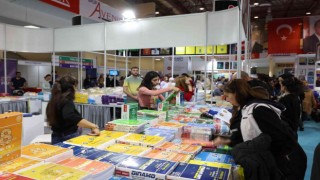 Kayseri Kitap Fuarı, ünlü yazarların uğrak yeri oldu