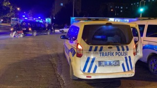 Kayseride 2 otomobil çarpıştı: 1 yaralı